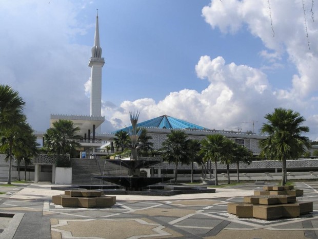 National_Mosque_KL_2007_pano