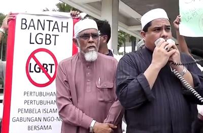 Protest anty-LGBT pod meczetem