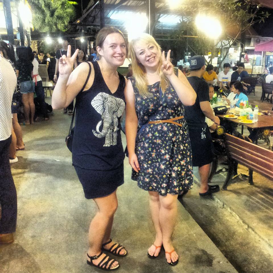 Z Beatą w jednym z foodcourtów w Bangkoku